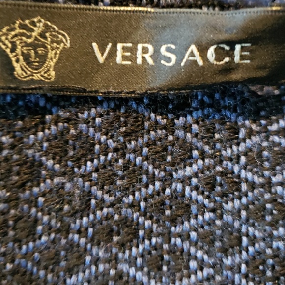 SOLD Versace scarf . Worn twice. Looks brand new - Picture 3 of 4